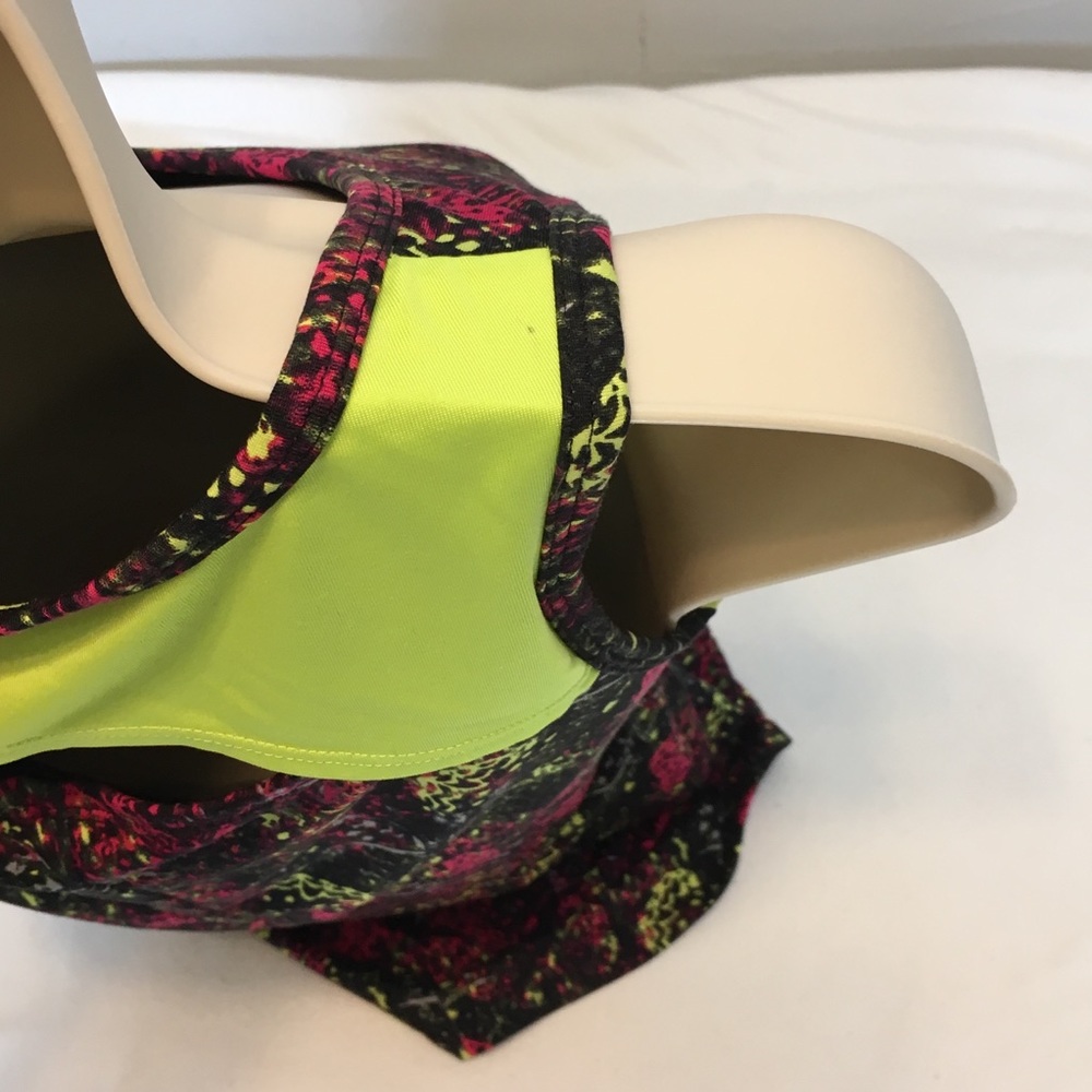 Gaiam Exercise Rose Keyhole Tank Top - Picture 5 of 8